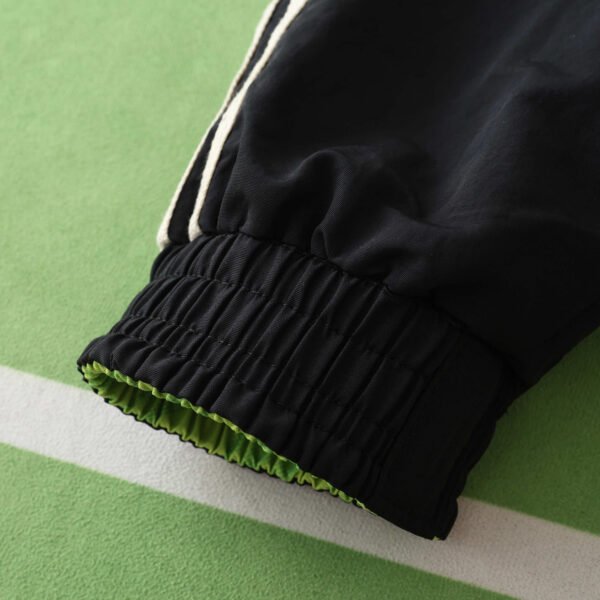 2425 Manchester United F.C. reversible windbreak – Image 11