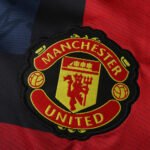 2425 season Manchester United F.C. Training shirt Fan version – Bild 3