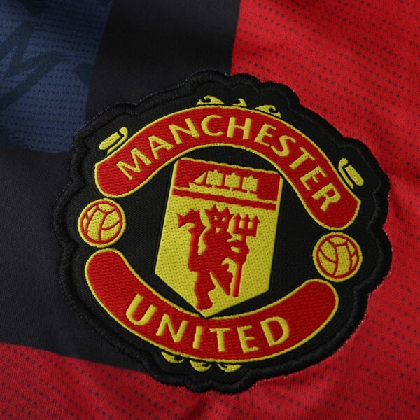 2425 season Manchester United F.C. Training shirt Fan version – Bild 3