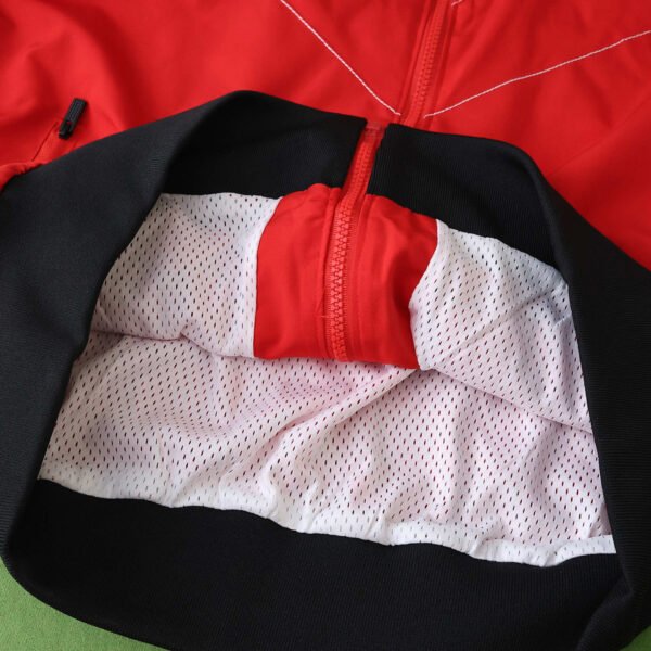 2526 season Manchester United F.C. windbreaker – Image 13