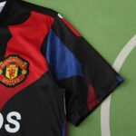2425 Manchester United F.C. Training shirt Fan version - Imagen 5