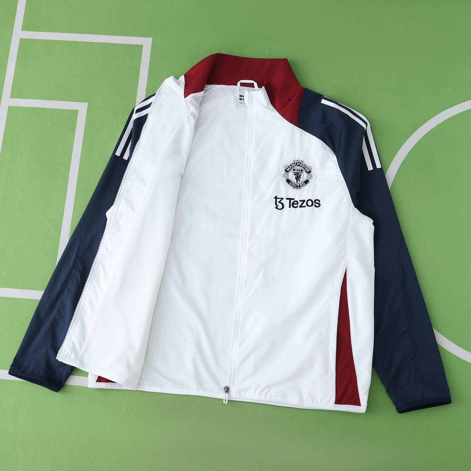 38c6bb2c06 2526 season Manchester United F.C. windbreaker - immagine 1