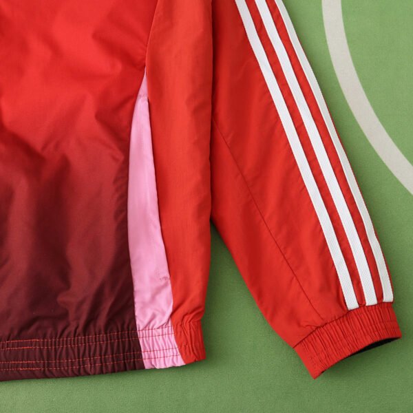 2425 Manchester United F.C. Wear on both sides windbreaker - Imagen 4