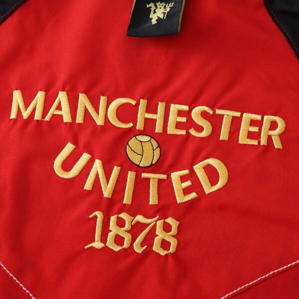 2526 season Manchester United F.C. windbreaker – Image 17