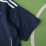 ⁦1011 season Real Madrid CF away retro Fan version⁩ - الصورة ⁦5⁩