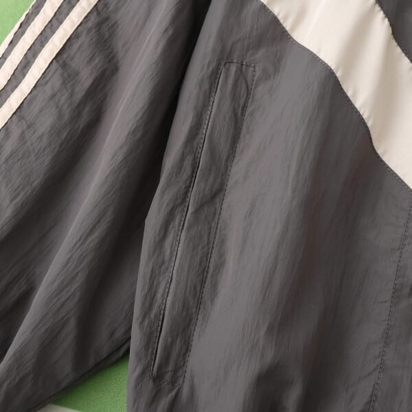 ⁦2425 Real Madrid CF Coffee color windbreaker⁩ - الصورة ⁦8⁩