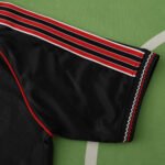 2425 Manchester United F.C. Retro collaboration style Fan version – Bild 5