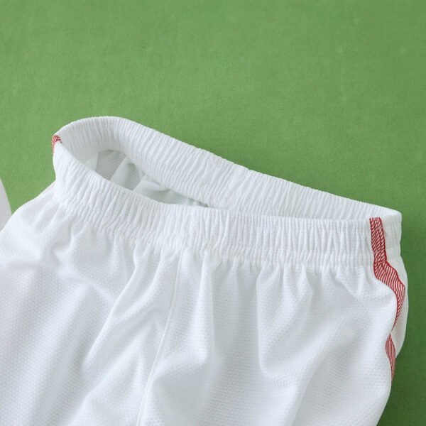 1213 Manchester United F.C. home retro Kids kit – Image 18