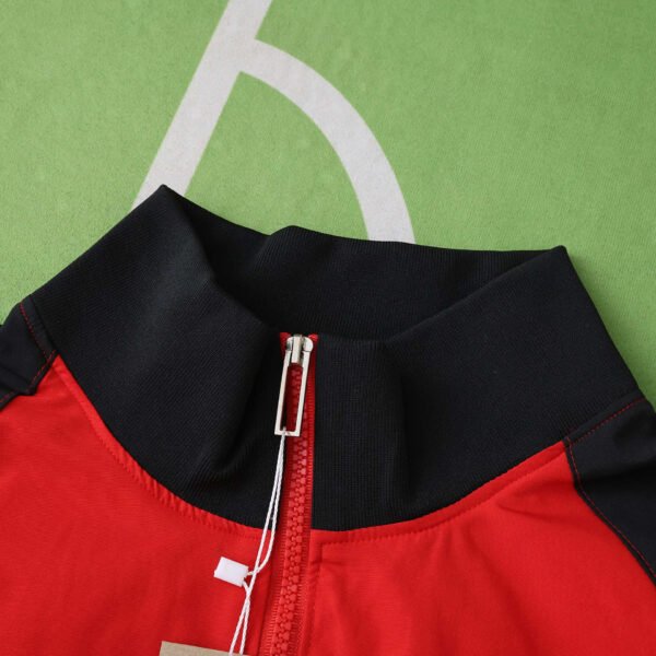 2526 season Manchester United F.C. windbreaker – Image 4