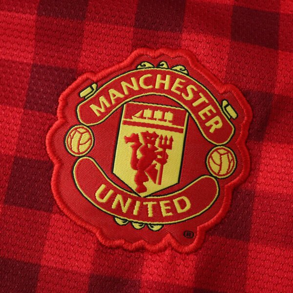 1213 Manchester United F.C. home retro Kids kit – Image 4