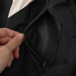 2425 Manchester United F.C. black windbreaker – Bild 7