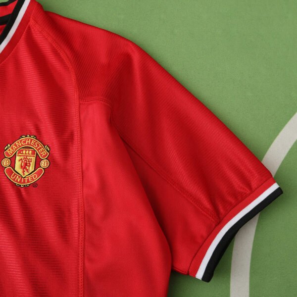 ⁦0002 season Manchester United F.C. home retro Fan version⁩ - الصورة ⁦5⁩