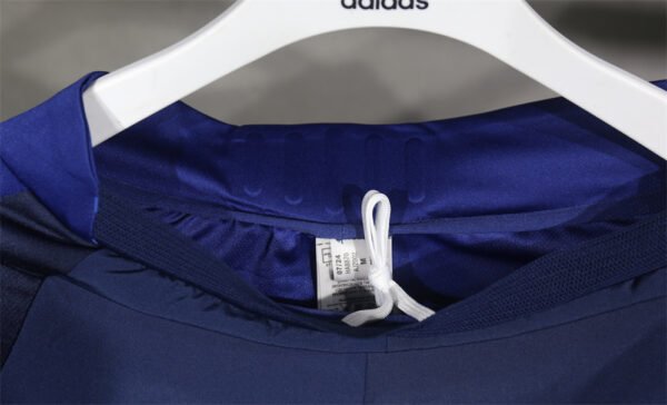 2425 season Manchester United F.C. away Player version short – Image 2