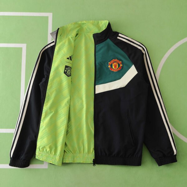 2425 Manchester United F.C. reversible windbreak – Image 15
