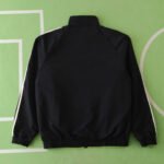 2425 Manchester United F.C. reversible windbreak – Image 18