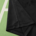 2425 Manchester United F.C. Retro collaboration style Fan version – Bild 10