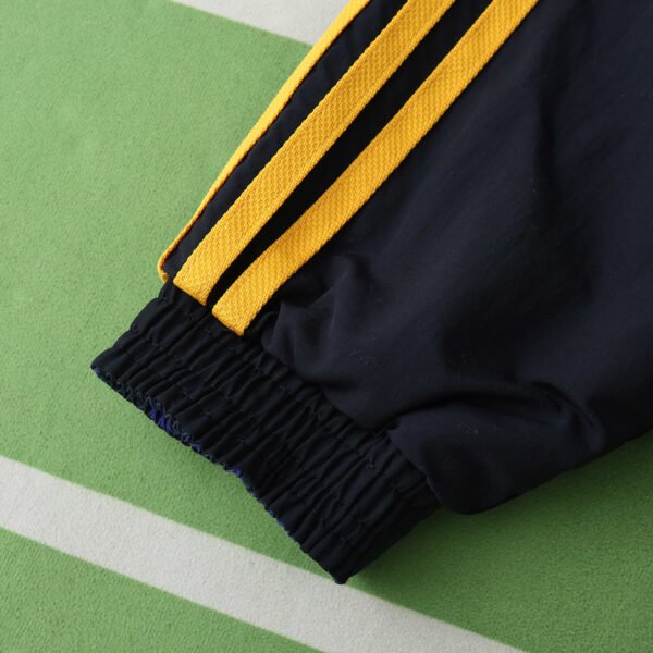 ⁦2425 Real Madrid CF Wear on both sides windbreaker⁩ - الصورة ⁦6⁩