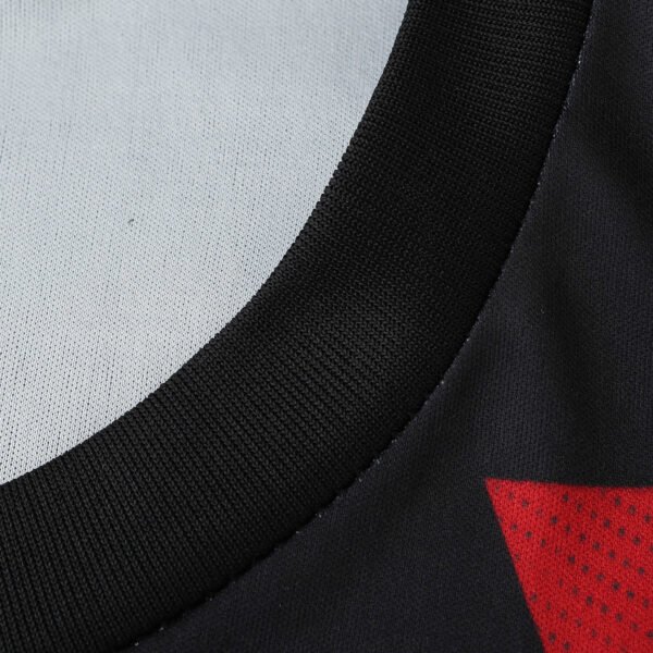 2425 season Manchester United F.C. Training shirt Fan version – Bild 2