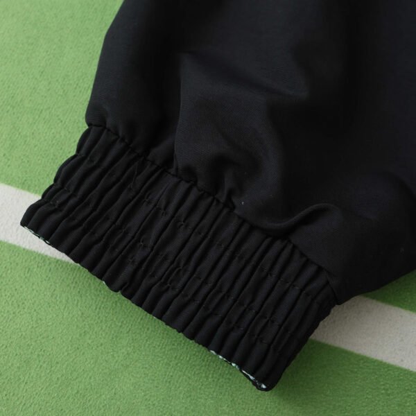 2425 Manchester United F.C. Wear on both sides windbreaker – Bild 7