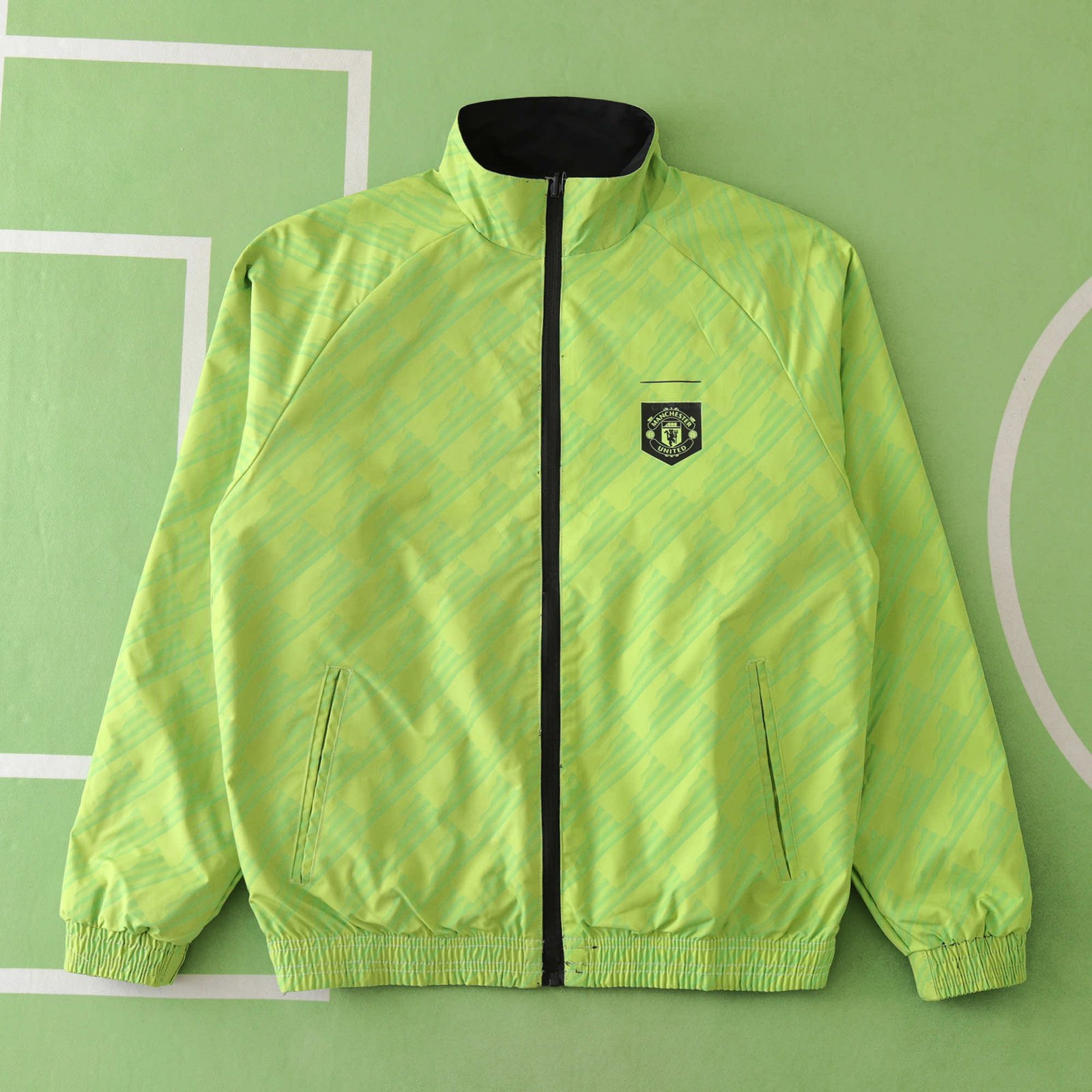 b760794670 2425 Manchester United F.C. reversible windbreak – Image 1