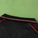 2425 Manchester United F.C. Retro collaboration style Fan version – Bild 11