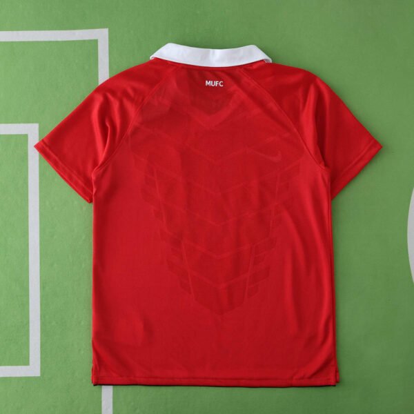 1011 Manchester United F.C. home retro Kids kit – Image 13