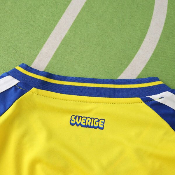 2026 FIFA World Cup Sweden home Fan version - Imagem 2