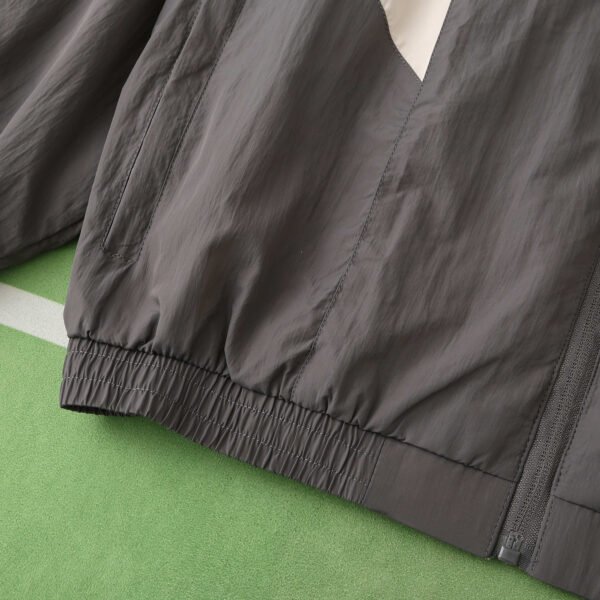 ⁦2425 Real Madrid CF Coffee color windbreaker⁩ - الصورة ⁦11⁩