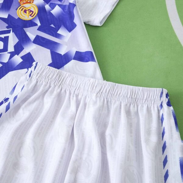 9697 season Real Madrid CF third Kids kit - Imagem 12