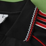 2425 Manchester United F.C. Retro collaboration style Fan version – Bild 2