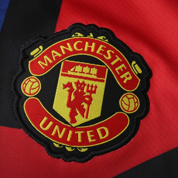 2425 Manchester United F.C. Training shirt Fan version - Imagen 3