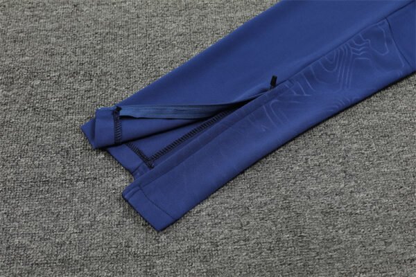 ⁦2425 Manchester City F.C. wathet Training suit set⁩ - الصورة ⁦2⁩